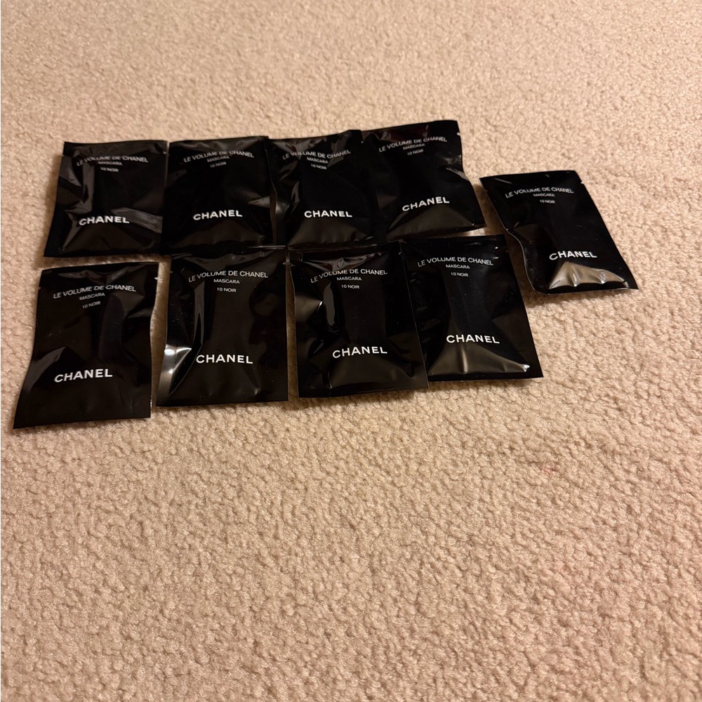 CHANEL Le Volume Mascara Sample - Black Packaging